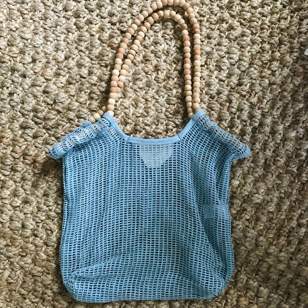 cotton mesh bag with wooden beaded handle