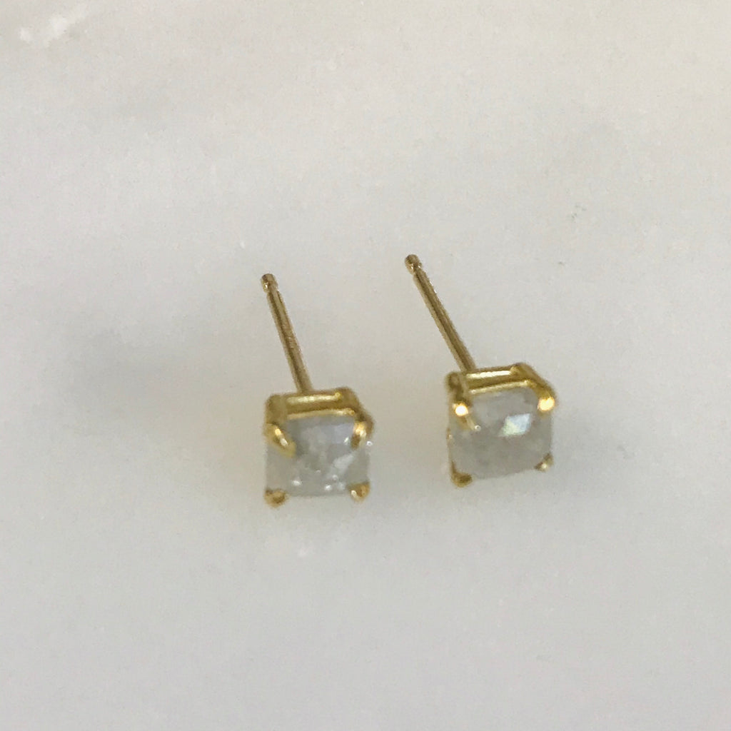 pale gray celadon diamond in 18k gold