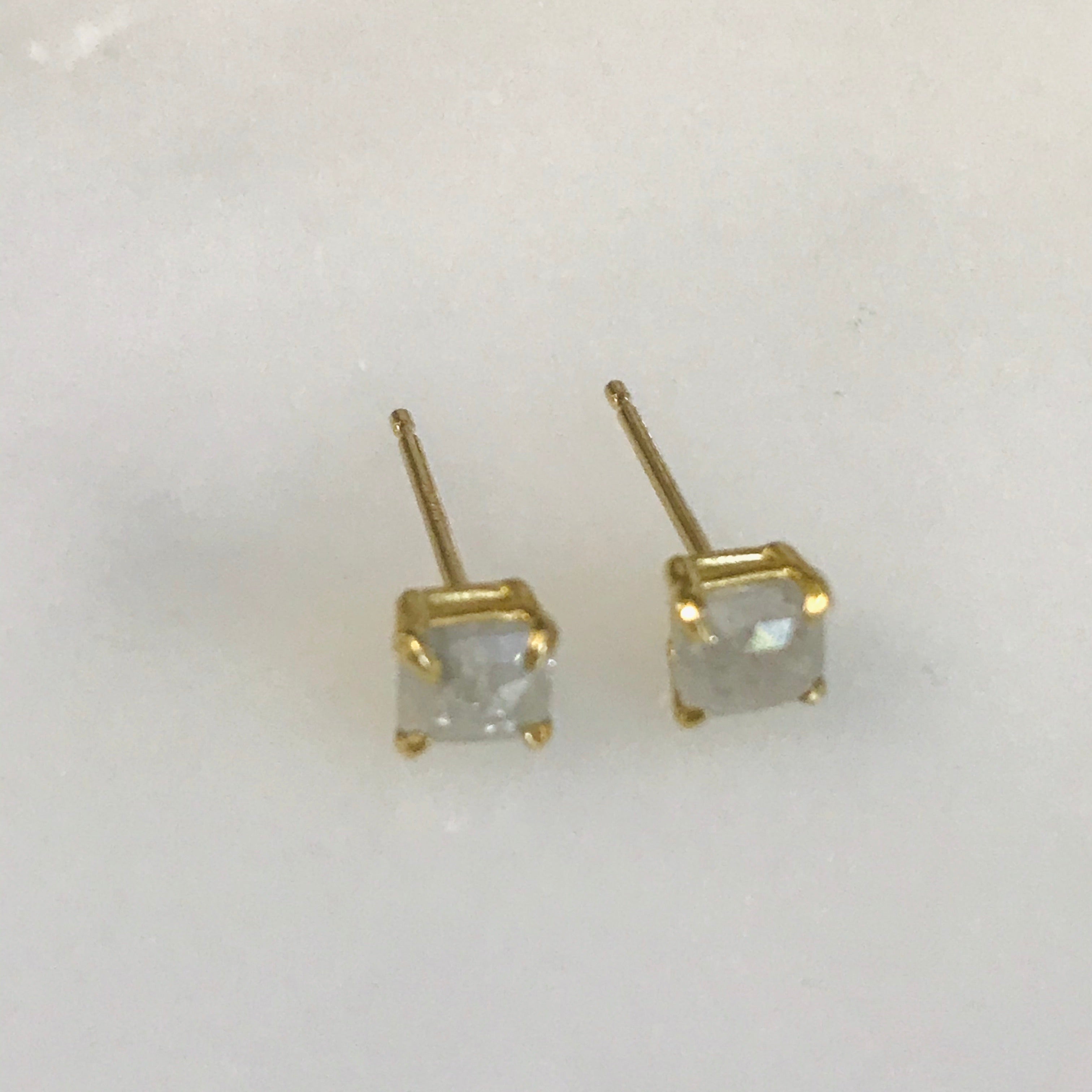 pale gray celadon diamond in 18k gold