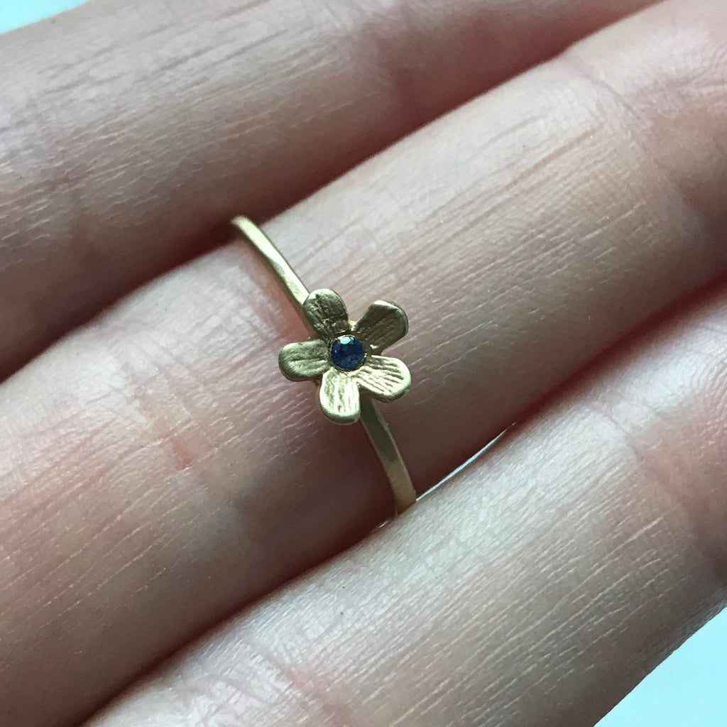 14k buttercup sapphire flower ring
