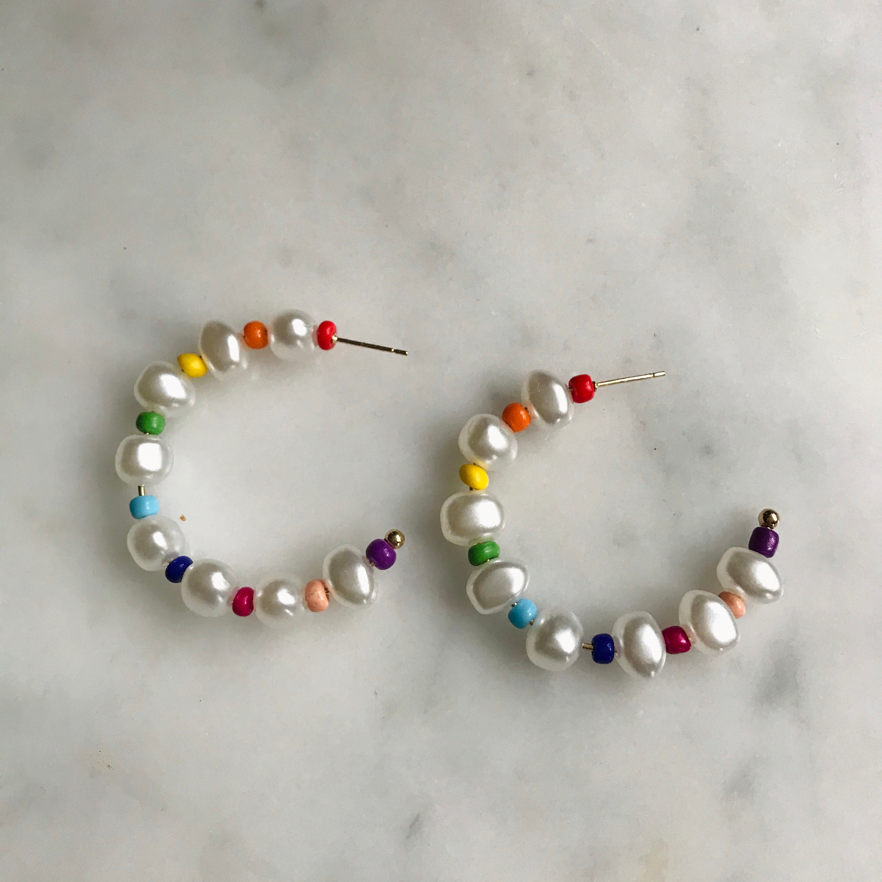 pearl + rainbow bead 1.5” hoops