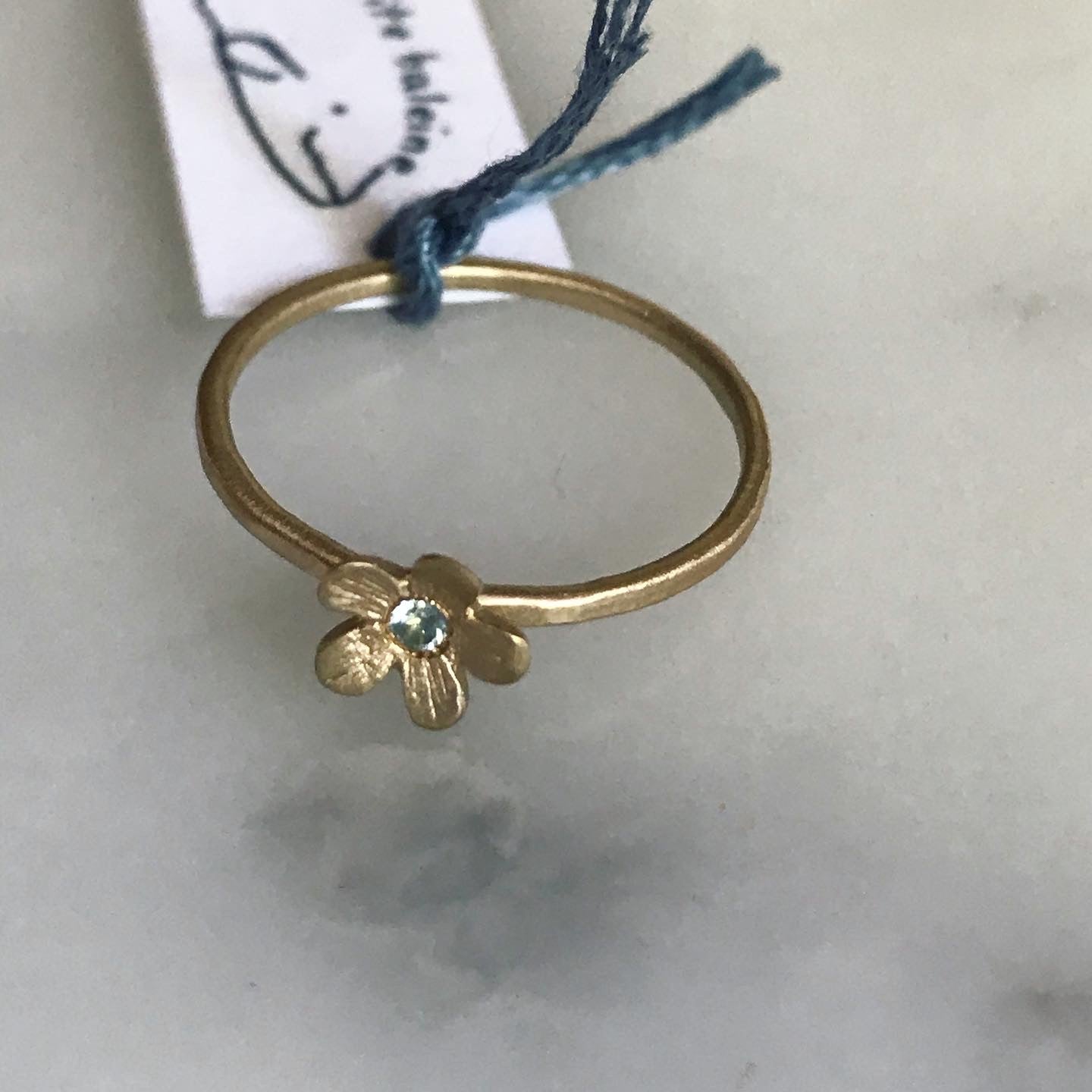 14k buttercup sapphire flower ring