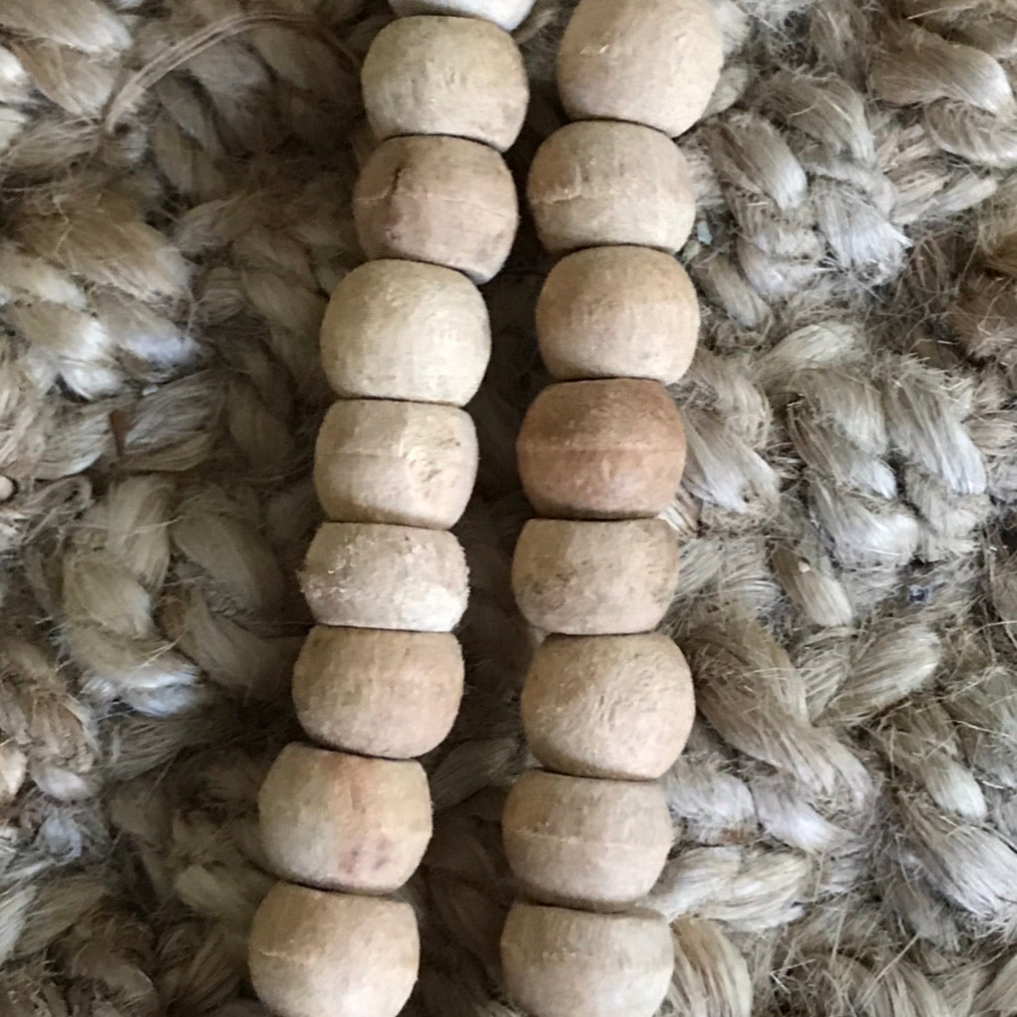 cotton mesh bag with wooden beaded handle