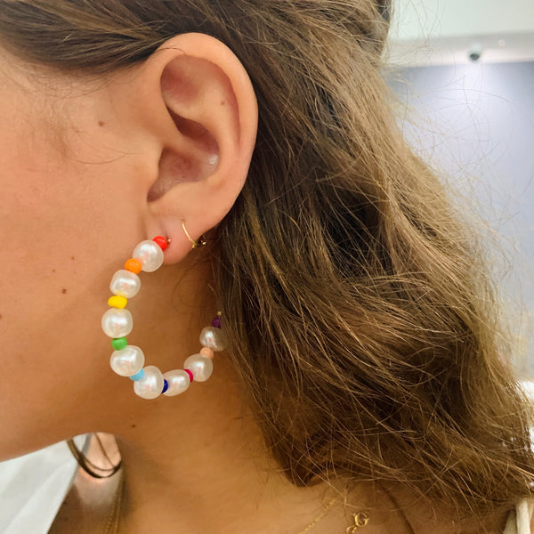 pearl + rainbow bead 1.5” hoops